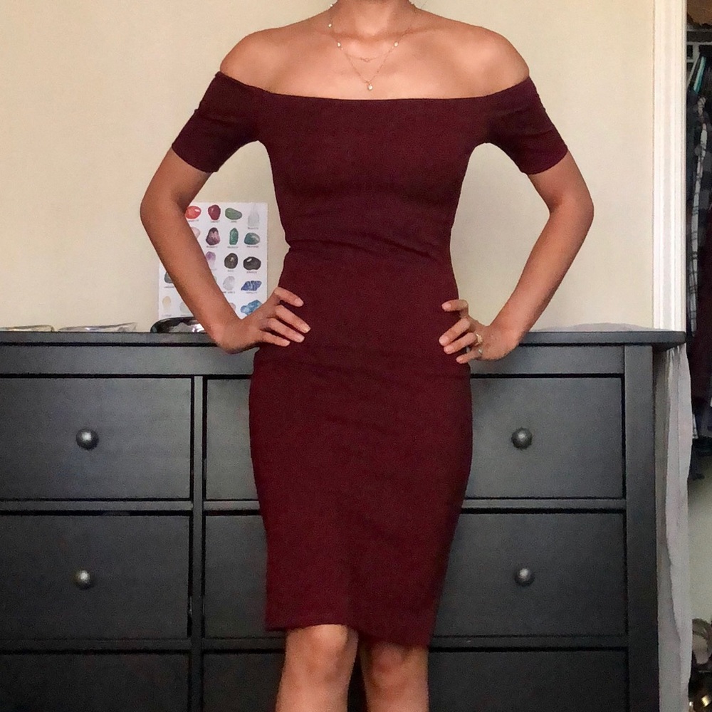 Reformation bodycon off-shoulder sleeve Dress XXS